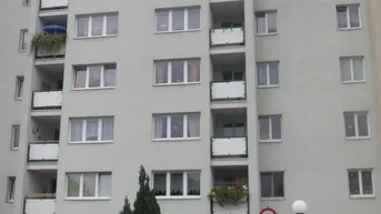 Expose 3-Zimmer-Wohnung mit Loggia, Top 45
