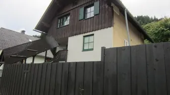 Expose Wohnhaus mit 2 Appartements und Zubaugenehmigung!