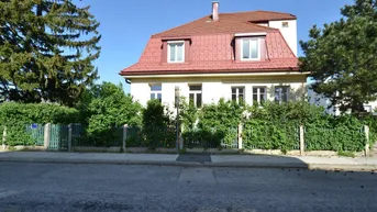 Expose CHRISTOPH CHROMECEK IMMOBILIEN - 1230 WIEN - Ruhige Altbau-Villenetage in renoviertem Zweifamilienhaus mit Garten!