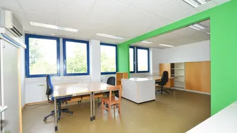 Expose CHRISTOPH CHROMECEK IMMOBILIEN - Helles Büro mit Lagerfläche im Industriezentrum NÖ-SÜD!