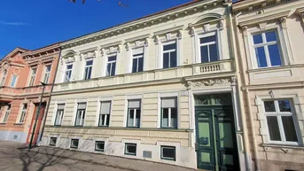 Expose 4 Zimmer Altbauwohnung mit Balkon Nähe Ortszentrum