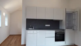Expose Eine schöne, schicke, tolle 2– Zimmer-Penthouse– Loggia-Wohnung mit Blick auf die Berge.