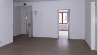 Expose Ein großzügiges 112,55 m² Mietobjekt im 2. Stock, in Vöcklabruck, in der Vorstadt, kann als Wohnung oder als Büro gemietet werden.