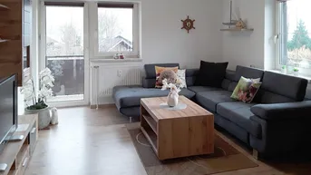 Expose Eine komplett neu adaptierte 3-Zimmer-Wohnung mit Eckbalkon und Traunstein Blick.