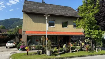 Expose Wohn- Geschäftshaus mit Garage, Parkplätze in zentraler Lage!