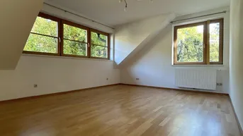Expose Lichtdurchflutete Eigentumswohnung mit ost/süd-seitigem Balkon