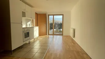Expose Single- oder Pärchenwohnung im Erdgeschoss mit Zugang zum Grünbereich, Parkplatz