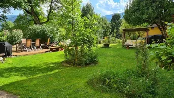 Expose Anleger aufgepasst! Wohnhaus mit 5 Wohnungen, südseitiger Terrasse, Balkon, 2 große Gartengrundstücke u. 5 Garagen