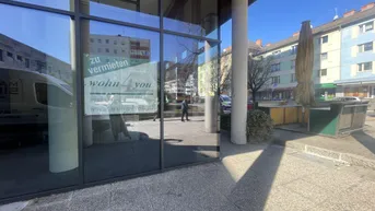 Expose Ehemaliges "Cafe Konrad", Kaffehaus mit Schirmbar