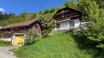 Expose Wohnhaus mit Garage und Nebengebäude mit Blick auf Schloß Trautenfels, zeitwohnsitzfähig