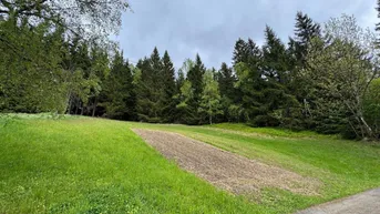 Expose Grundstück in Oppenberg mit herrlichem Weitblick auf die umliegenden Berge und die Natur!