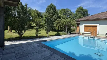 Expose Wohnhaus mit Pool, Einliegerwohnung, Garage, Carport und Nebengebäude