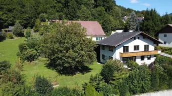 Expose Wohnhaus mit Garagen, Keller und Blick auf den Grimming