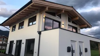 Expose Hochwertige und Sonnige Wohnung