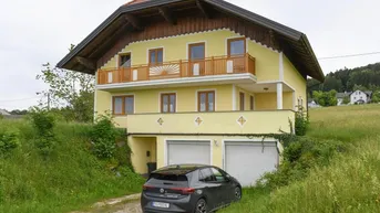 Expose Großzügiges Einfamilienhaus mit Sanierungsbedarf in Lochen am See