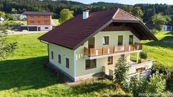 Expose Großzügiges Einfamilienhaus mit Sanierungsbedarf in Naturlage von Lochen am See