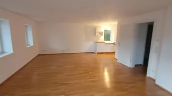 Expose Moderne hochwertige 2-Zimmer-Whg mit 65 m2 + 18 m2 Terr. in Ruhiger Lage in Alt-Liefering (T5)