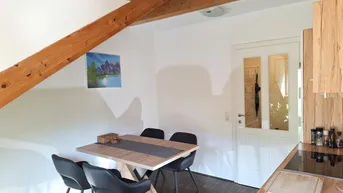 Expose Stadtleben mit Charme - 2-Zimmer-Loft im Dachgeschoss einer Ceconi-Villa