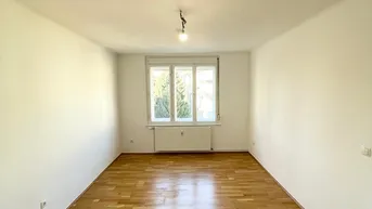 Expose Helle 2 Zimmer Wohnung mit Balkon - Provisionsfrei!
