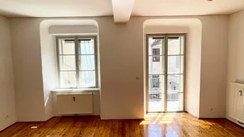 Expose Großzügige Altbauwohnung mit Balkon - Provisionsfrei!