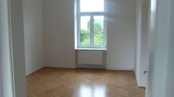 Expose 4 Zimmer Wohnung nahe Fröbelpark mit Balkon - Provisionsfrei!