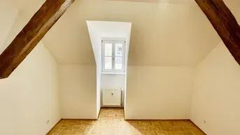 Expose Dachgeschosswohnung im Zentrum Jakominiplatz - Provisionsfrei!
