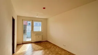 Expose 2 Zimmer Wohnung mit Loggia - Provisionsfrei!