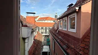 Expose Zentrale Dachgeschoßwohnung nahe Schlossberg – Provisionsfrei!