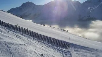 Expose Lech Arlberg - Apartment Hotel im Zentrum neben der Skipiste | Lech Arlberg - Apartment hotel with partly private use