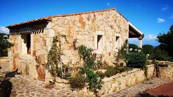 Expose Sardinien – Nähe Palau: Rustikales Steinhaus in schöner Lage | Sardinia - Near Palau: Rustic stone house in beautiful location