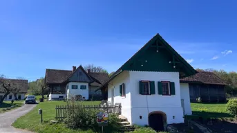 Expose Weststeiermark - Historisches Juwel - Dreikanthof aus dem 18. Jahrhundert mit Potential | Western Styria – Historical jewel – 18th-century three-sided farmstead with potential