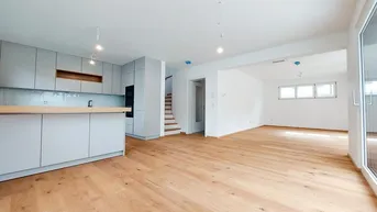 Expose Einzelhaus samt Tischlerküche, Klimaanlage und Traum-Aussicht auf 165 m² Wohnfläche. Sofort einziehen!