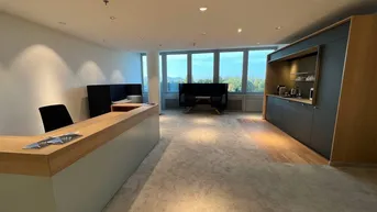 Expose Top-moderne, full-serviced Private Offices im IZD Tower | provisionsfrei