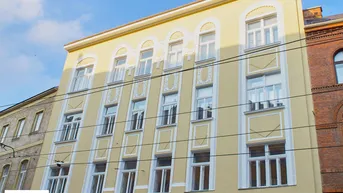 Expose Traumhaft sanierte 2-Zimmer-Altbauwohnung in Hofruhelage