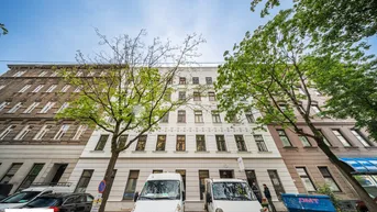 Expose Generalsanierte Altbauperle – Exklusives Wohnen mit Charme und Klasse