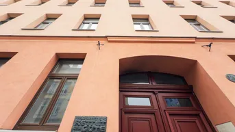 Expose Kreative Köpfe aufgepasst! 2-Zimmer-Wohnung mit viel Gestaltungsspielraum zum selbst sanieren