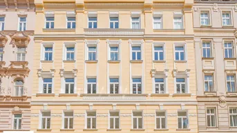 Expose Charmanter 2-Zimmer-Erstbezug im Mezzanin mit Hofruhelage