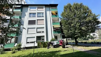 Expose renovierungsbedürftige 3-Zimmer-Wohnung INNSBRUCK-AMRAS
sucht kreative(n) Hausherr(In)!