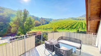 Expose NATUR TRIFFT DESIGN | TOPLAGE | WEINBERGBLICK | EXKLUSIVE, HELLE 4 ZIMMER | TERRASSE
