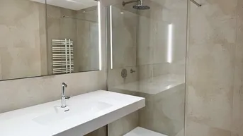 Expose Hot offer! Directly at the main train station: Commission-free + Completion in October
