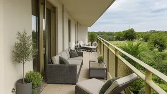 Geräumiger Balkon mit bequemen Outdoor-Möbeln und weitem Blick ins Grüne, ideal zum Entspannen.