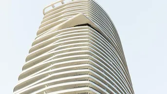 Expose DANUBEFLATS: Premium Living - Edle 2-Zimmer-Wohnung in 40. Stock - Elevate your Lifestyle