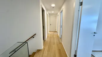 Expose Direkt am Hauptbahnhof - Maisonette mit Gartenidylle - Provisionsfrei und fertig im Oktober