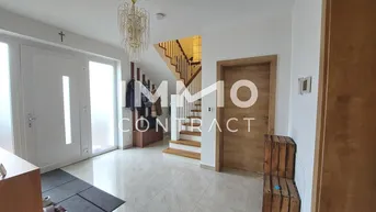 Expose FRÜHLINGSHIT! Moderne und sehr großzügige Villa mit Pool in ruhiger Lage mit Garage