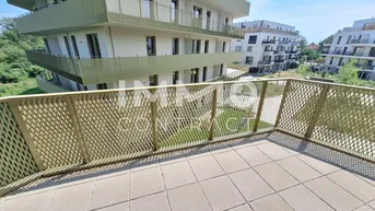 Expose 5 Zimmer Familienwohnung mit großem Balkon