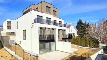 Expose Luxuriöses Doppelhaus mit viel Platz – Eleganz und Stil inmitten der Weinberge