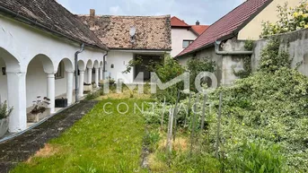 Expose Traumhaftes Arkadenbauernhaus mit Innenhofatrium und Garten in ruhiger Lage- Bastlerhit!