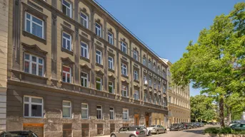 Expose ++NEU++ Sanierungsbedürftige 1-Zimmer ALTBAU-Wohnung mit viel Potenzial!!!