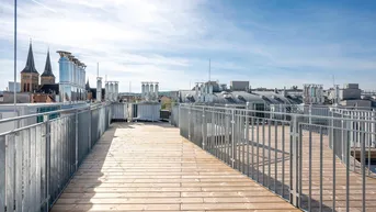 Expose ++NEW++ High-quality 4-room top floor first occupancy with great roof terrace!
