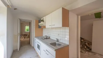 Expose ++NEU++ Tolle Zinsvilla mit uneinsehbarem Grund in Bad Vöslau, großes Ausbaupotenzial!